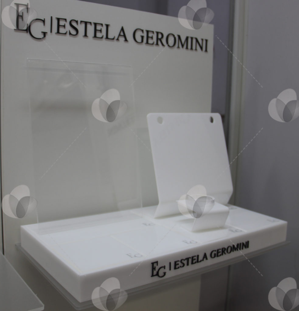 Expositor para Jóias em Acrílico - Trade Marketing