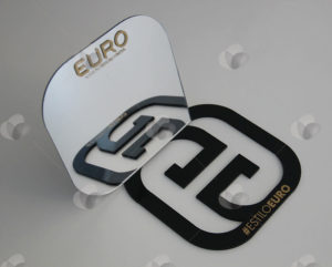 Expositor em acrílico para PDV da Euro feito em acrílico preto recortado e acrílico espelhado