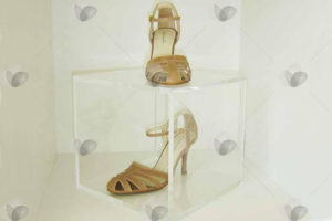 Cubo Expositor de Sapatos em Acrílico