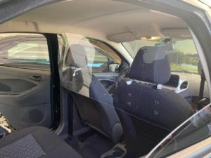 Barreira de proteção para carros, táxis e Uber